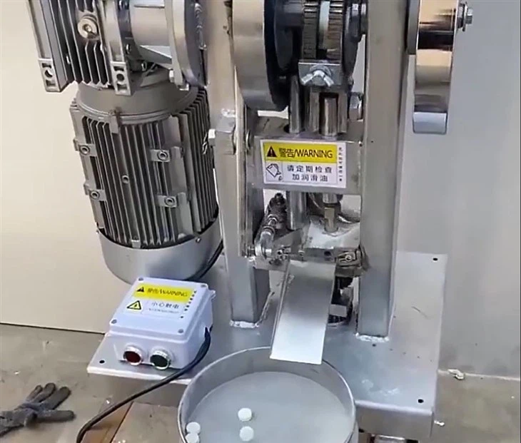 Single Punch Press Machine